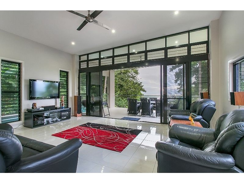 11 Oceanview Place, Mooroobool QLD 4870