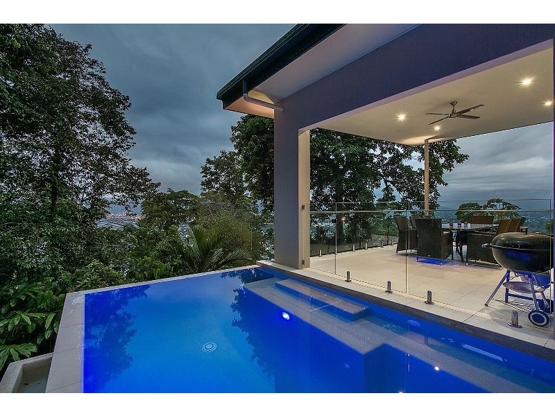 11 Oceanview Place, Mooroobool QLD 4870