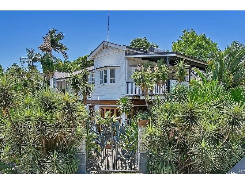 11 Lily Street (also known as 113 Digger Street, Cairns North QLD 4870