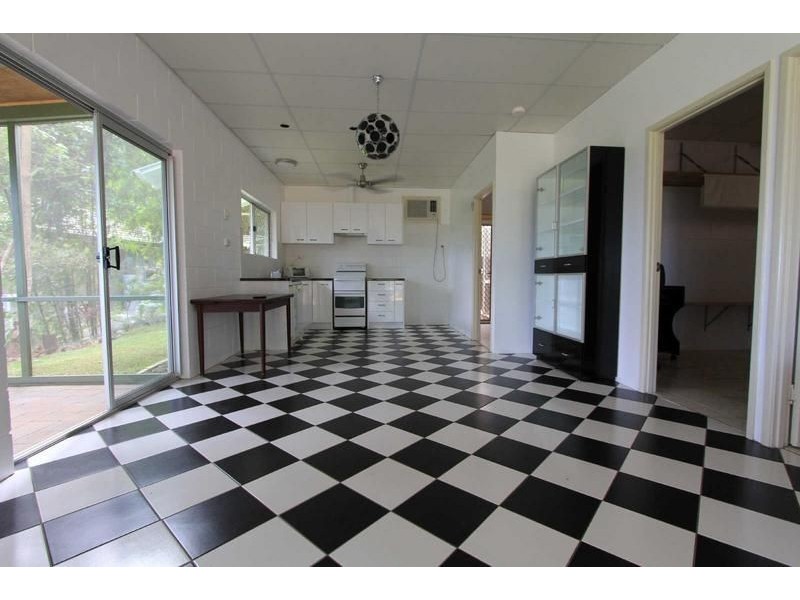 2/4 Juno Close, Mooroobool QLD 4870