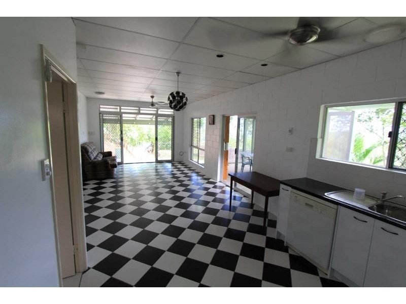 2/4 Juno Close, Mooroobool QLD 4870