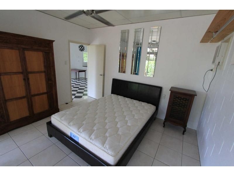 2/4 Juno Close, Mooroobool QLD 4870