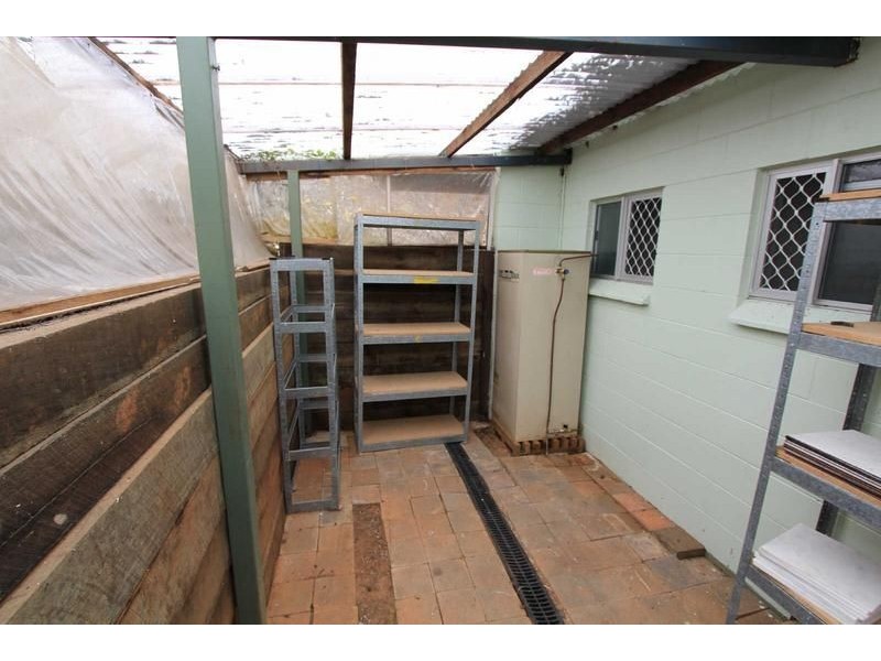 2/4 Juno Close, Mooroobool QLD 4870