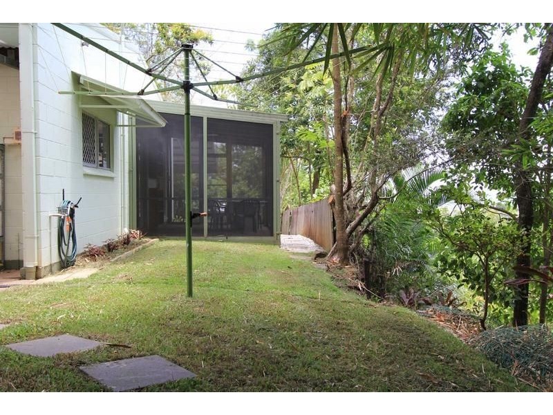2/4 Juno Close, Mooroobool QLD 4870