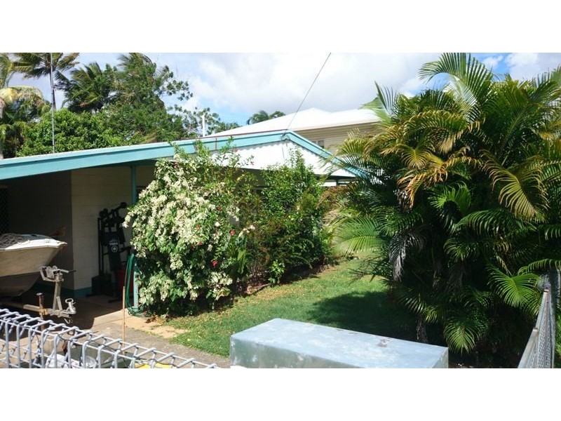 30 Reservoir Road, Manoora QLD 4870