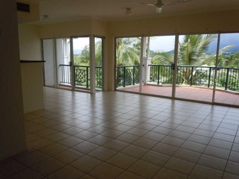 47/8-14 Munro Terrace House On The Hill, Mooroobool QLD 4870