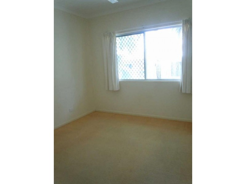 47/8-14 Munro Terrace House On The Hill, Mooroobool QLD 4870