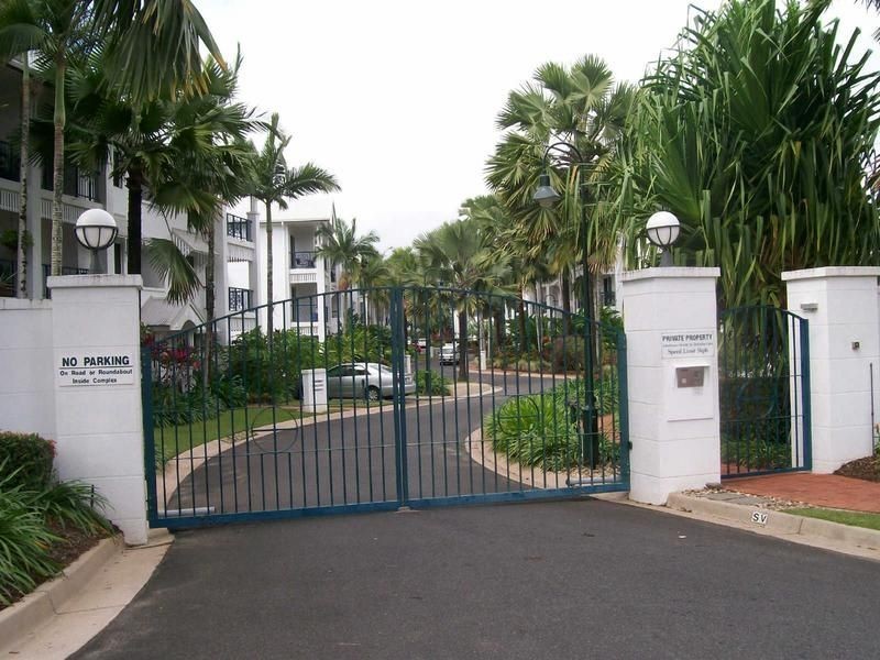 47/8-14 Munro Terrace House On The Hill, Mooroobool QLD 4870