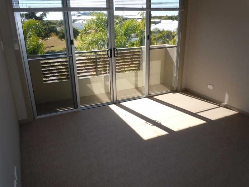 2/110 Harbour Drive, Trinity Park QLD 4879