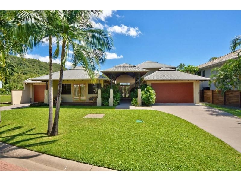 2 Johanna Street, Trinity Park QLD 4879