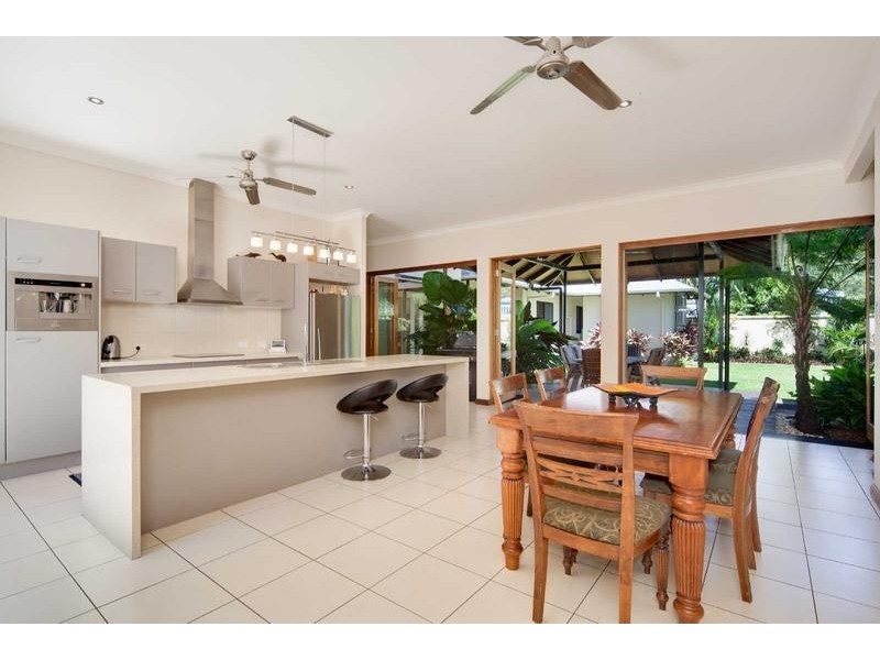 2 Johanna Street, Trinity Park QLD 4879