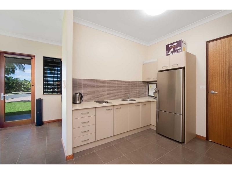 2 Johanna Street, Trinity Park QLD 4879