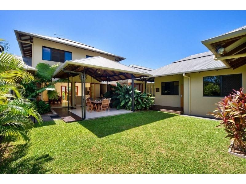 2 Johanna Street, Trinity Park QLD 4879