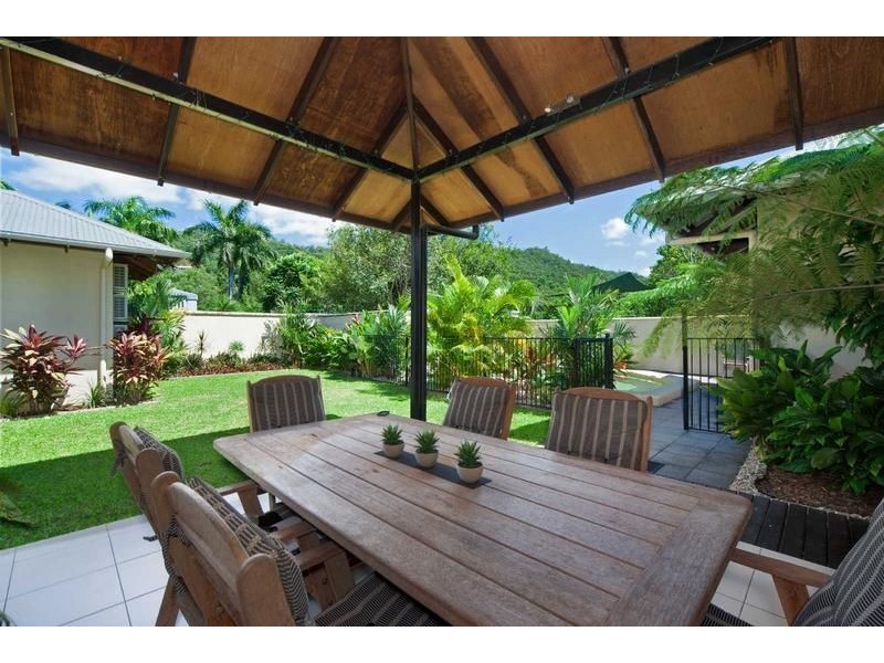 2 Johanna Street, Trinity Park QLD 4879