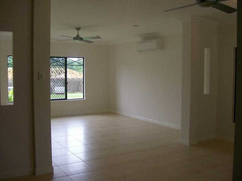 43 Elphinstone Street, Kanimbla QLD 4870