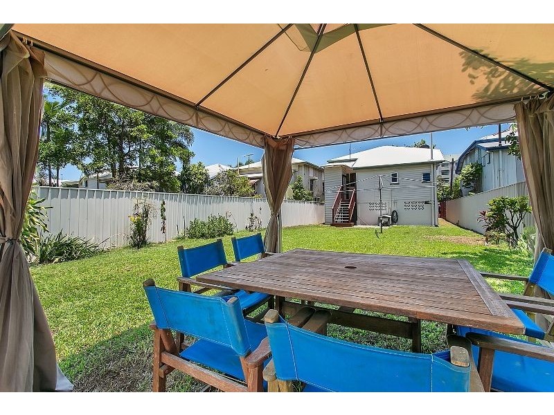 253 McLeod Street, Cairns North QLD 4870