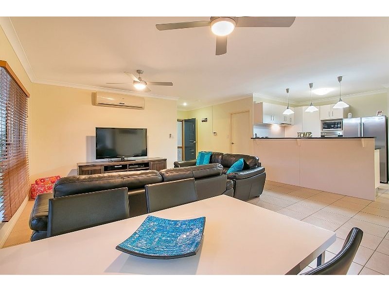 20 Kippin Close, Redlynch QLD 4870