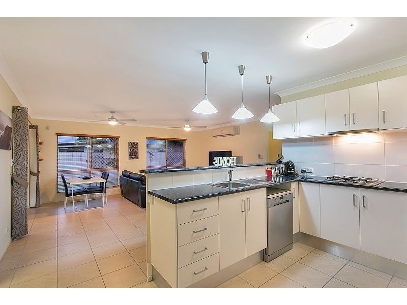 20 Kippin Close, Redlynch QLD 4870