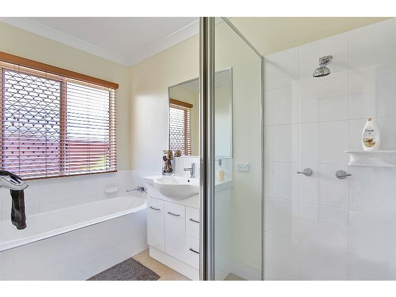 20 Kippin Close, Redlynch QLD 4870