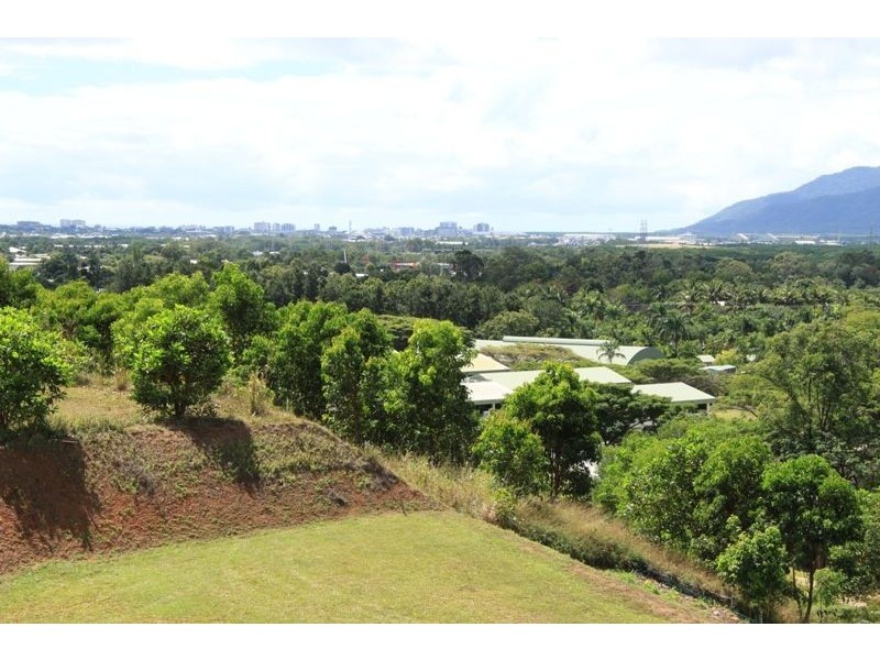 14 Fantail Close, Woree QLD 4868