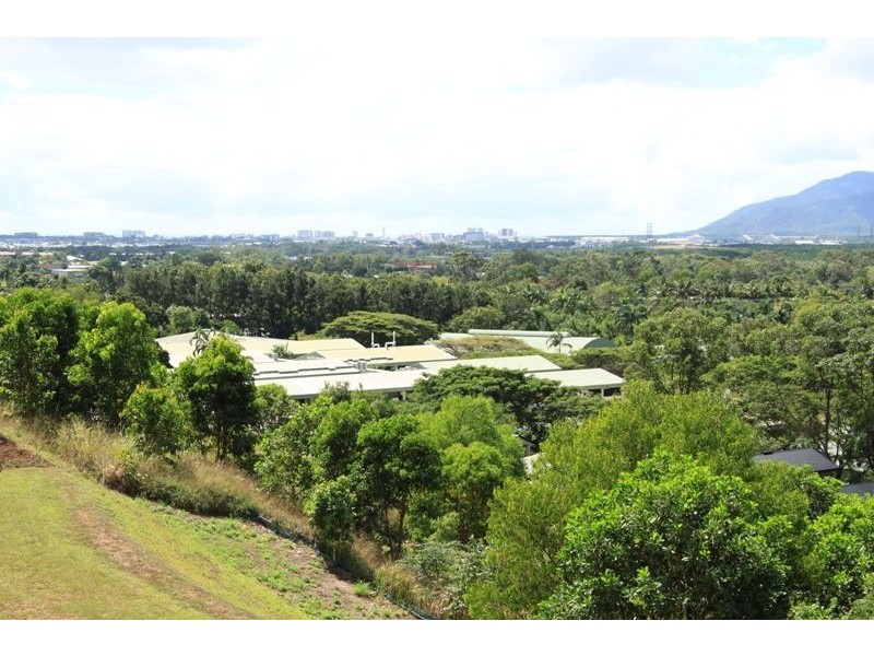 14 Fantail Close, Woree QLD 4868