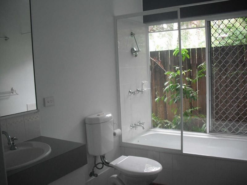 11 Red Bluff Crescent, Kamerunga QLD 4870