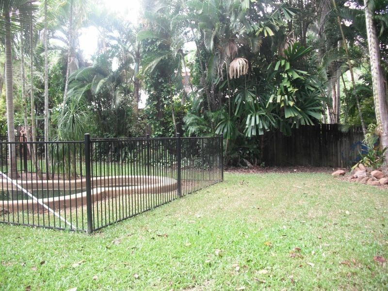 11 Red Bluff Crescent, Kamerunga QLD 4870