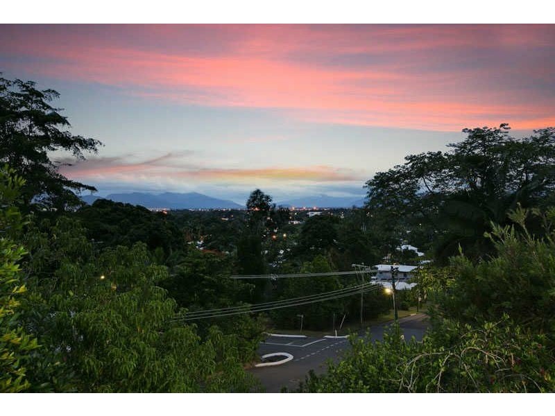 347 Pease Street, Edge Hill QLD 4870