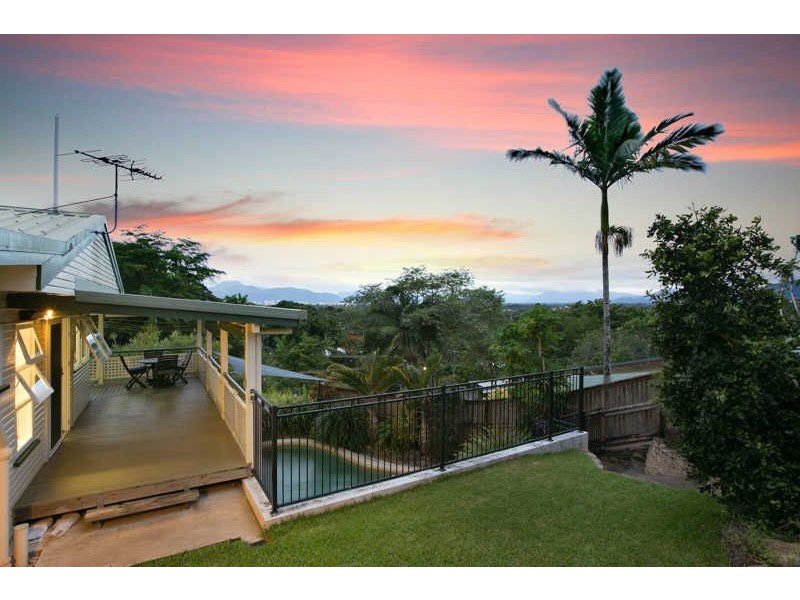 347 Pease Street, Edge Hill QLD 4870