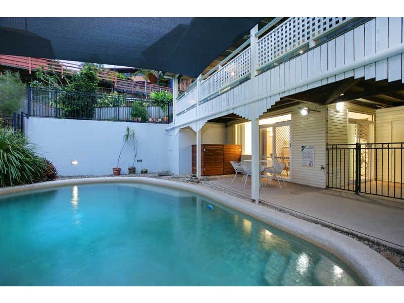 347 Pease Street, Edge Hill QLD 4870