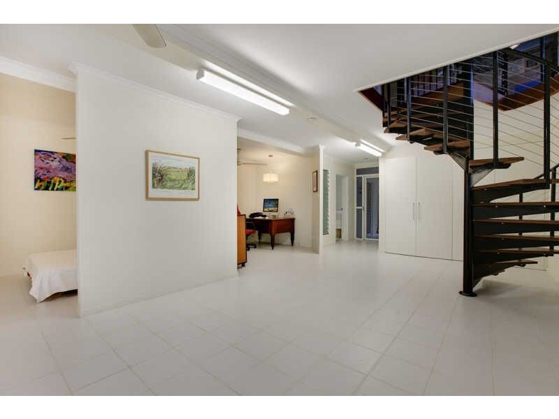 347 Pease Street, Edge Hill QLD 4870