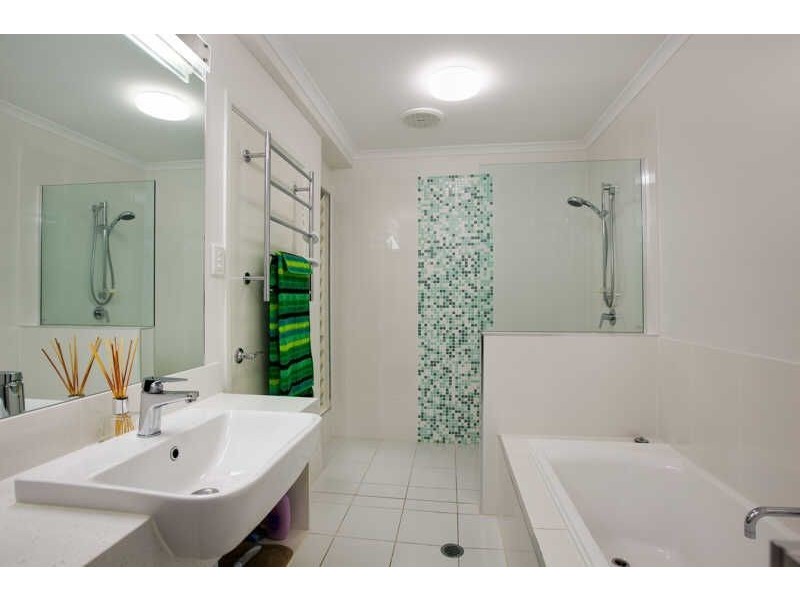 347 Pease Street, Edge Hill QLD 4870