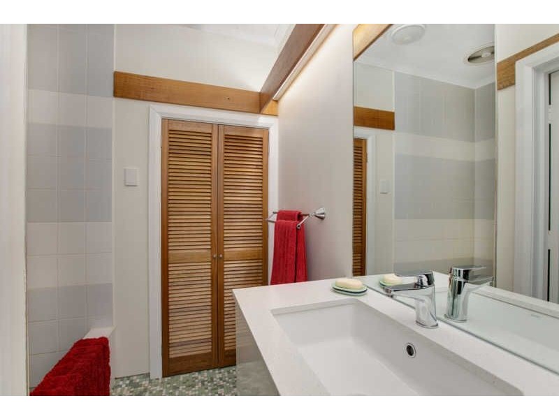 347 Pease Street, Edge Hill QLD 4870