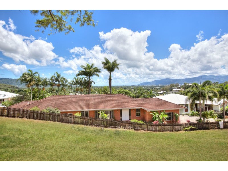 11 Woodmont Place, Mooroobool QLD 4870