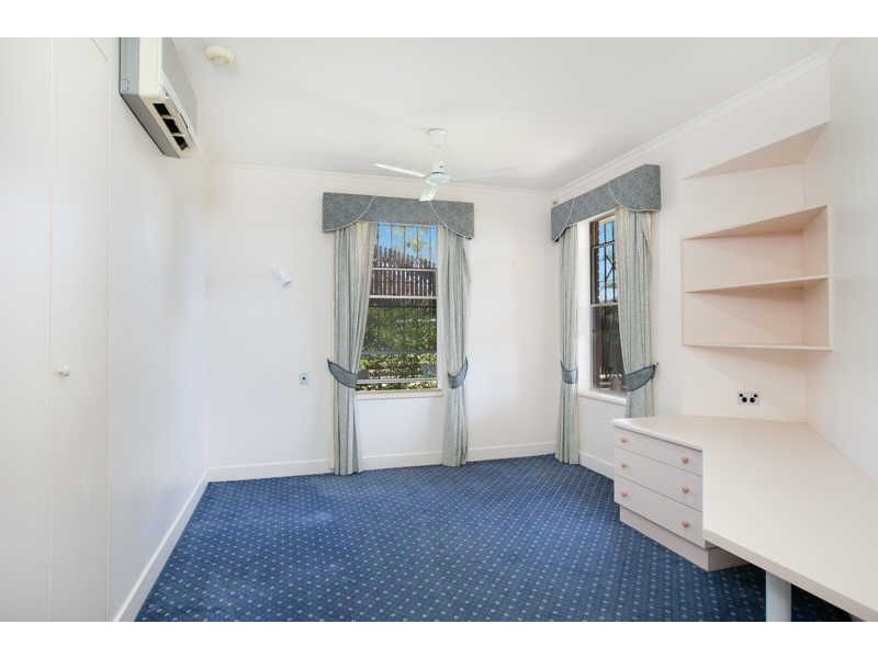 11 Woodmont Place, Mooroobool QLD 4870