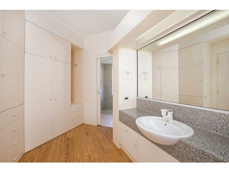 11 Woodmont Place, Mooroobool QLD 4870