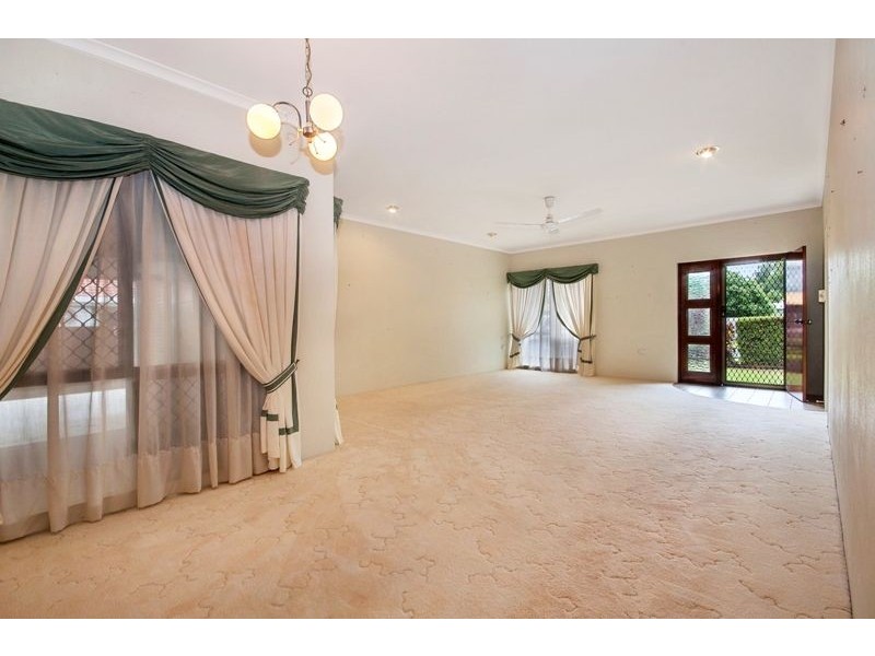 27 Simon Street, Freshwater QLD 4870