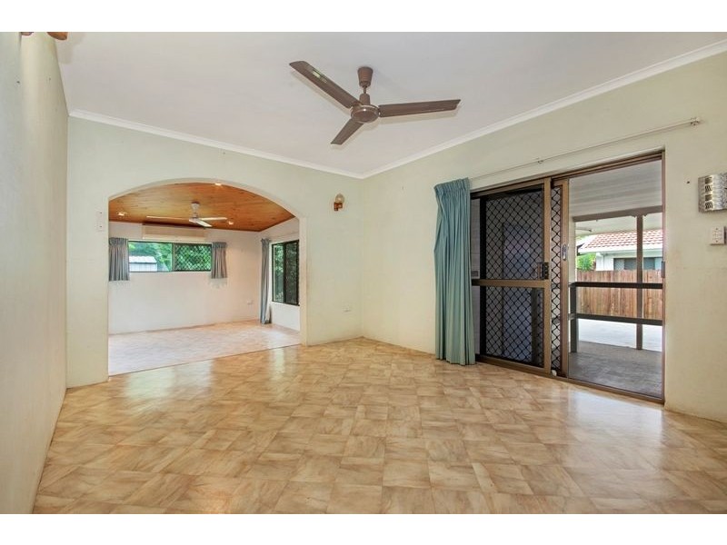 27 Simon Street, Freshwater QLD 4870