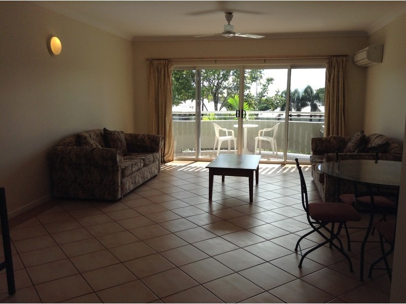 9/303 Lake Street, Cairns QLD 4870