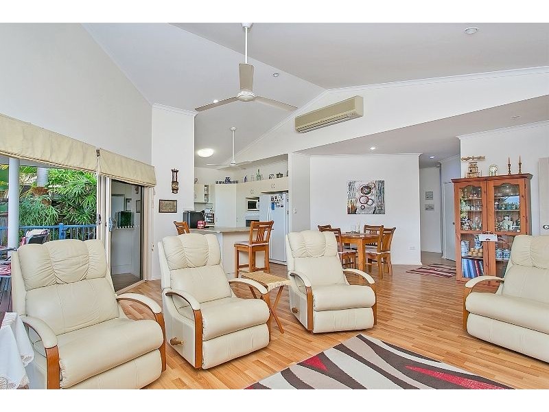 81 Callum Street, Mooroobool QLD 4870