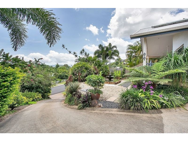 81 Callum Street, Mooroobool QLD 4870