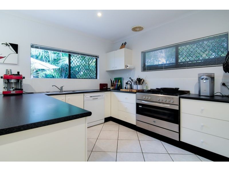 89 Cedar Road, Palm Cove QLD 4879