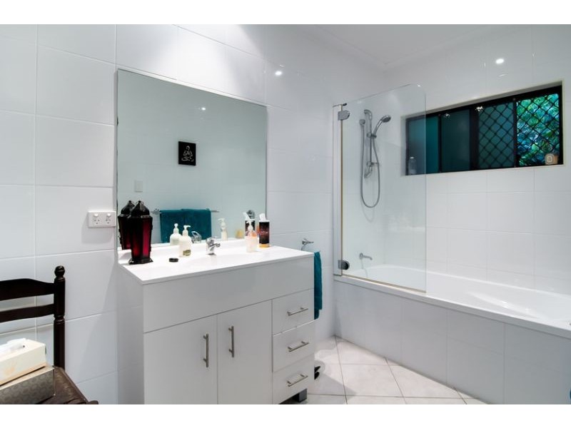 89 Cedar Road, Palm Cove QLD 4879