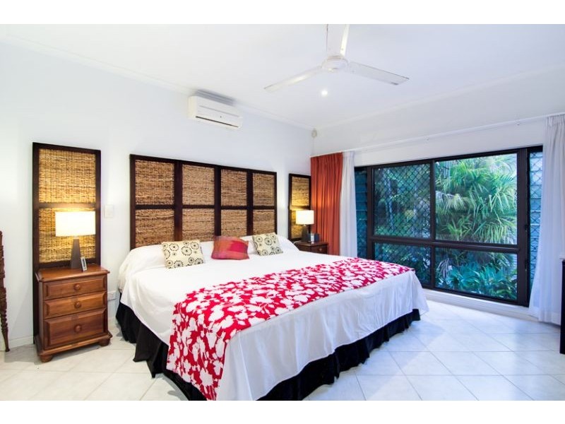 89 Cedar Road, Palm Cove QLD 4879