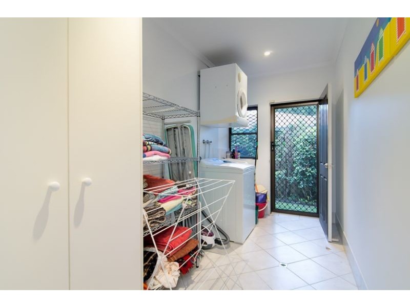 89 Cedar Road, Palm Cove QLD 4879