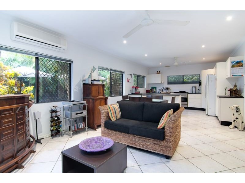 89 Cedar Road, Palm Cove QLD 4879