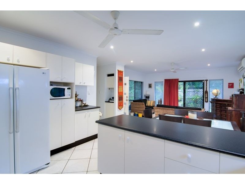 89 Cedar Road, Palm Cove QLD 4879