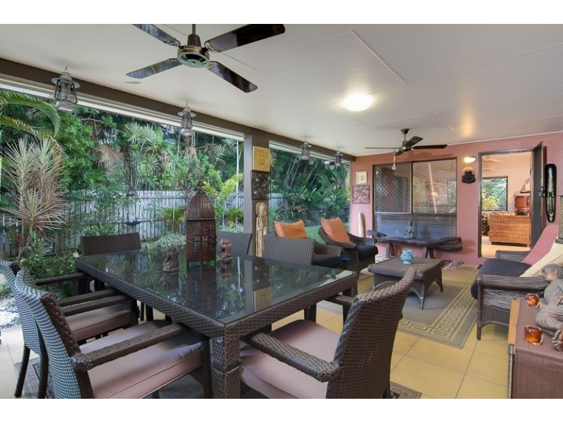 89 Cedar Road, Palm Cove QLD 4879