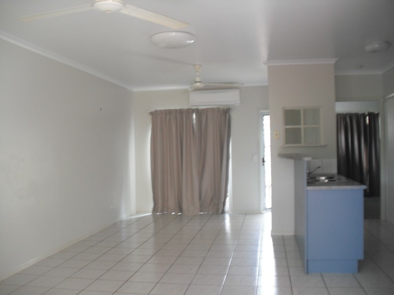 11/2-5 Marella Close, Manoora QLD 4870