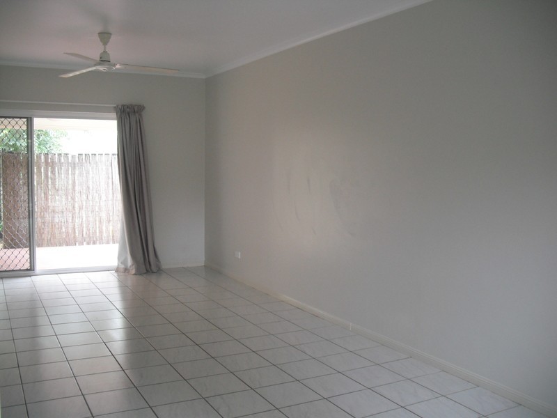 11/2-5 Marella Close, Manoora QLD 4870